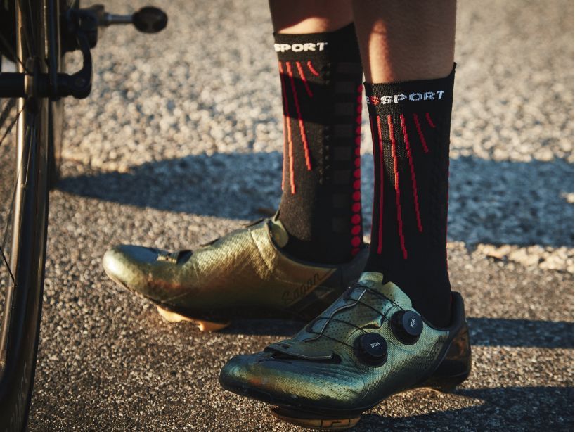 AERO SOCKS - BLACK/RED