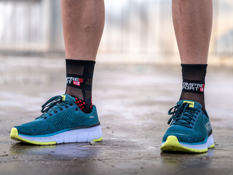 PRO RACING SOCKS V3.0 RUN ULTRALIGHT RUN HIGH BLACK/RED