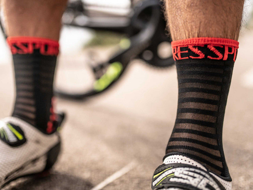 PRO RACING SOCKS V3.0 ULTRALIGHT BIKE BLACK/RED
