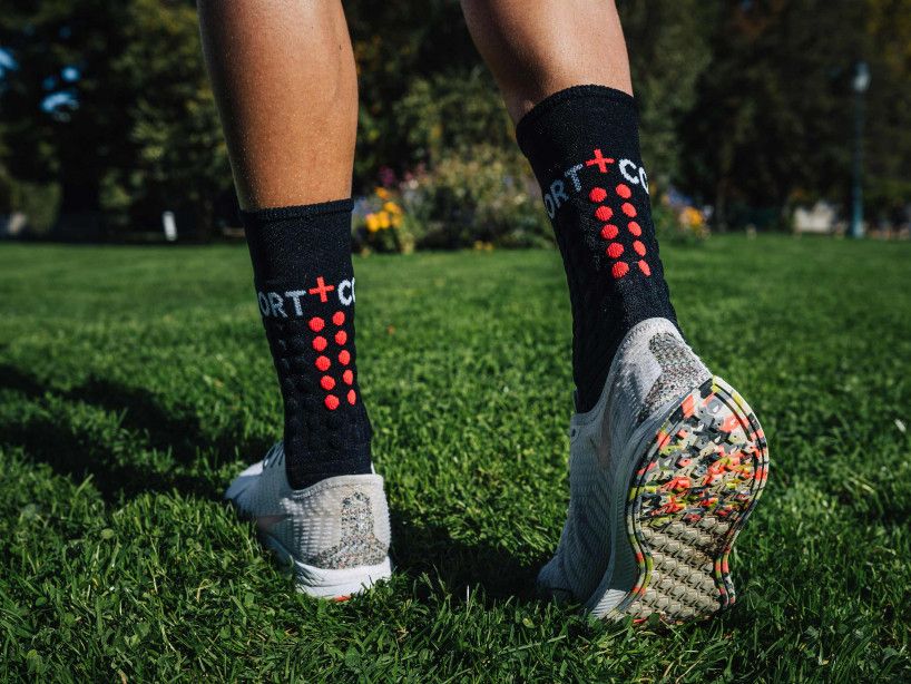 PRO RACING SOCKS WINTER RUN - BLACK RED